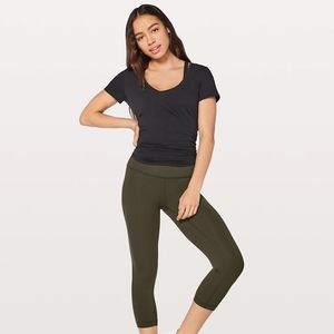 Lululemon Crop (High-Rise)
Leggings
